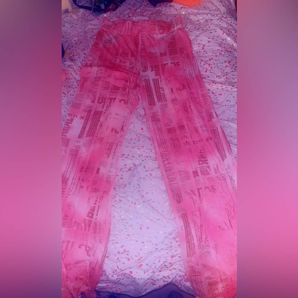 Wordy pink pants